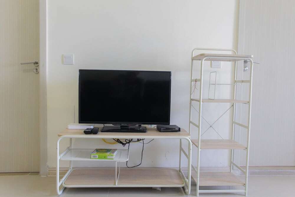 Сибату: Fully Furnished 2BR at Meikarta Apartment with Working Room