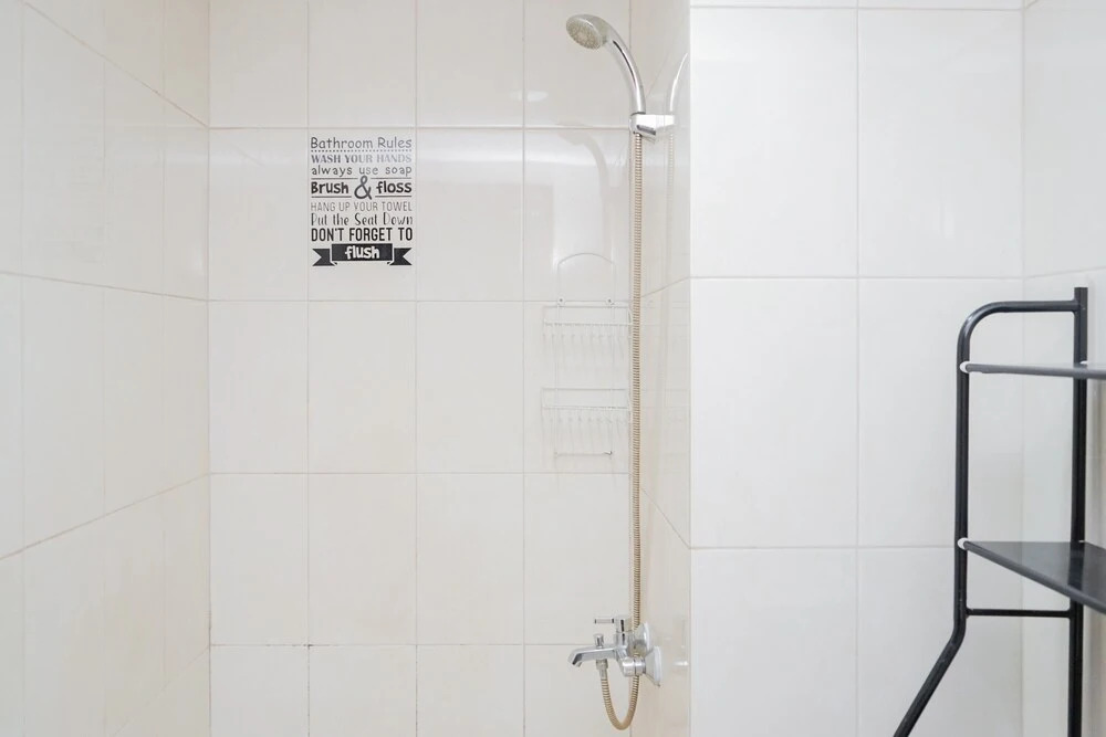 Джакарта: Homey 2BR Apartment Vittoria Residence