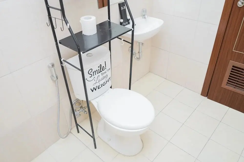 Джакарта: Comfort 2BR Apartment at Vittoria Residence