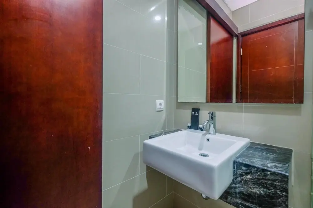Джакарта: Comfy 1BR with City View at Permata Hijau Suites Apartment