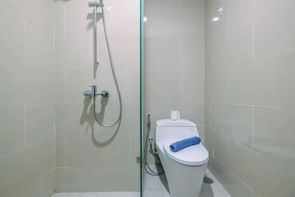 Джакарта: Comfy 1BR with City View at Permata Hijau Suites Apartment