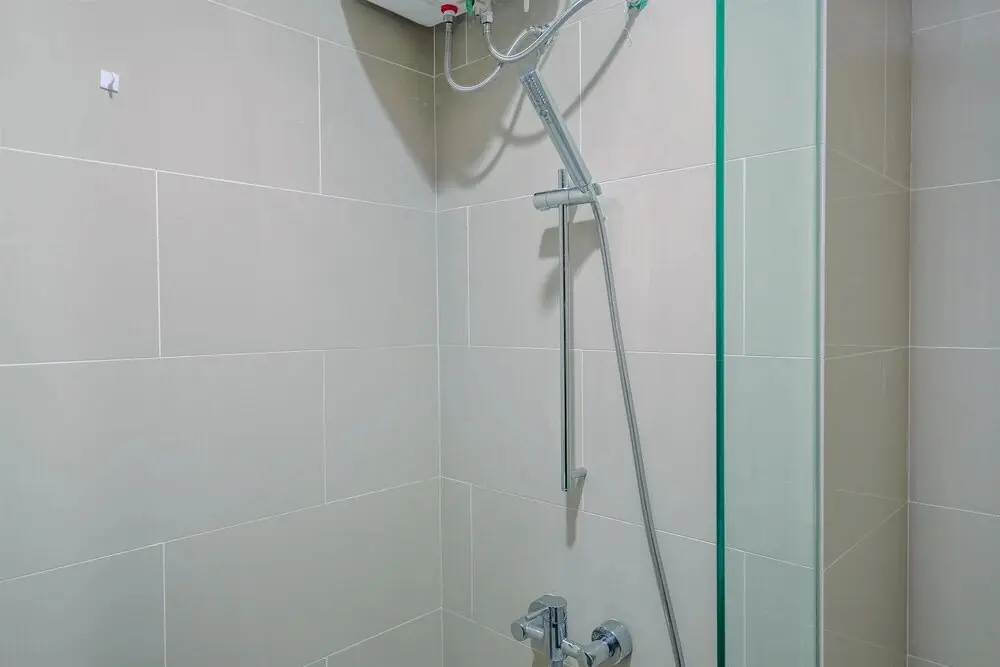 Джакарта: Comfy 1BR with City View at Permata Hijau Suites Apartment