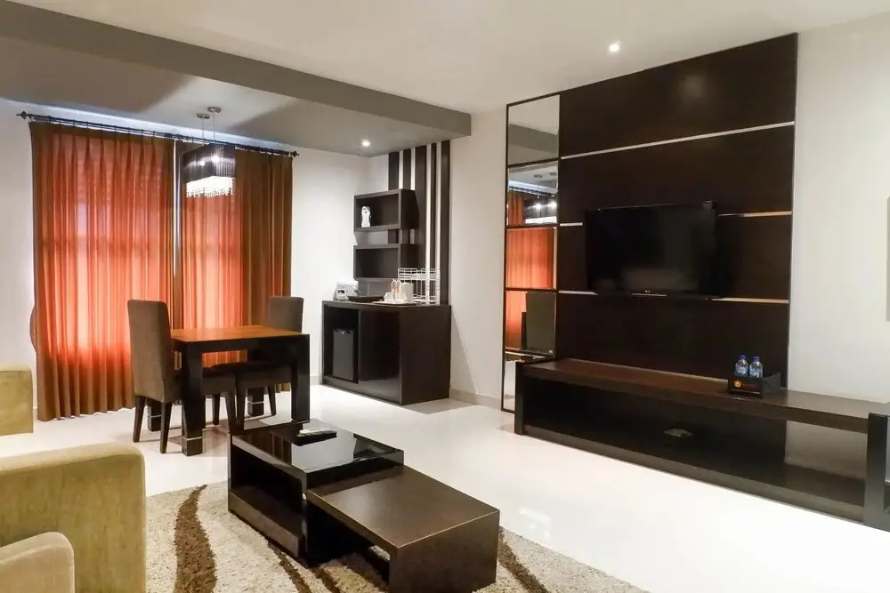 Сурабая: Luxurious and Relaxing 1BR Apartment at Prime Royal Residence