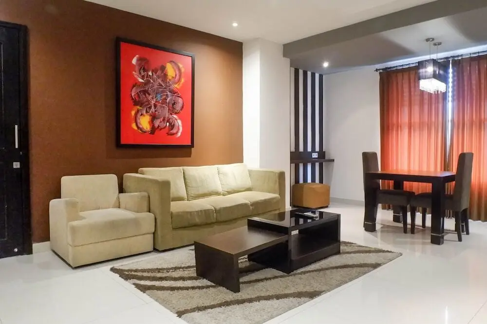 Сурабая: Luxurious and Relaxing 1BR Apartment at Prime Royal Residence