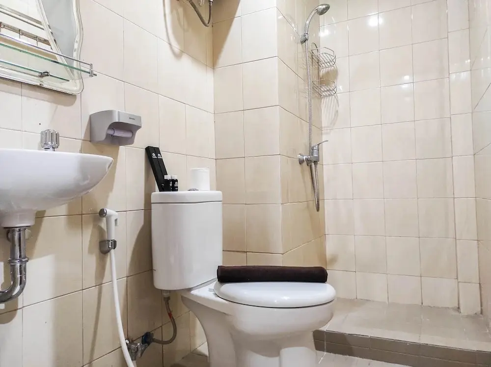 Макассар: Elegant and Modern 2BR at Vida View Apartment