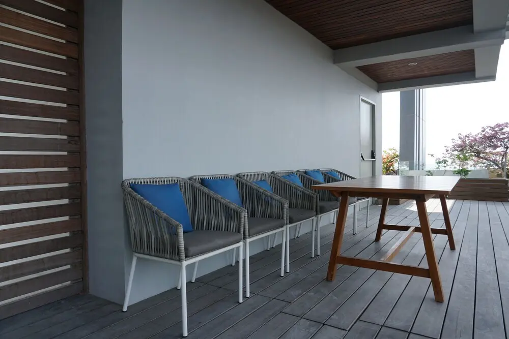 Джакарта: Lavish 2BR Apartment at Veranda Residence Puri