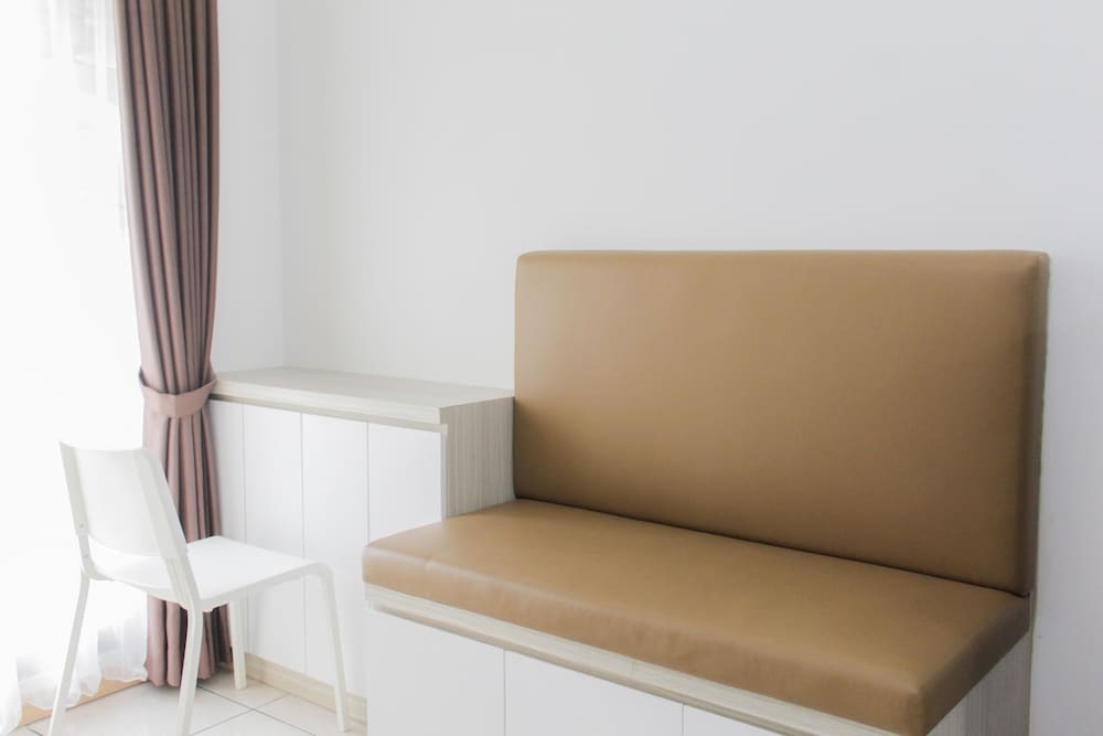 Legok: Modern And Comfort 2Br Apartment At M-Town Residence