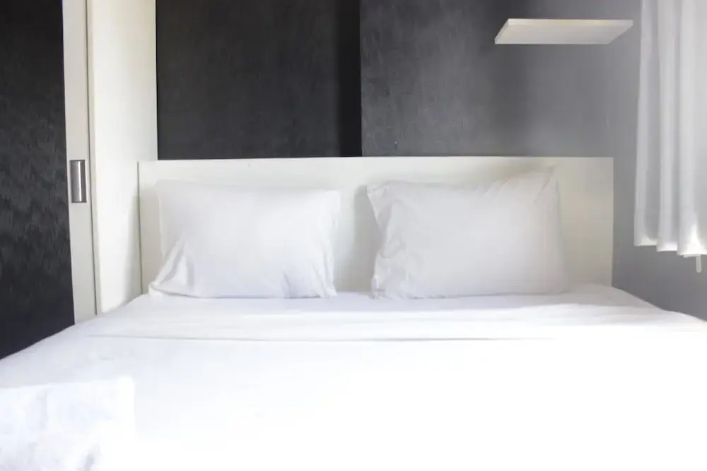 Бандунг: Restful 2BR Apartment at The Suites Metro