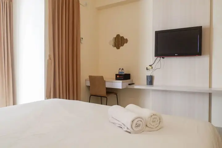 Сурабая: Classic Modern Studio Room (No Kitchen) at My Tower Apartment