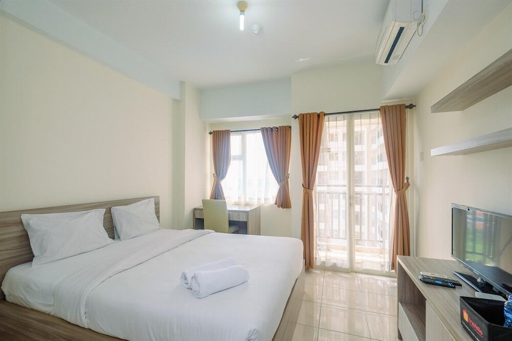 Депок: Comfy and Simply Studio Apartment at Margonda Residences 3