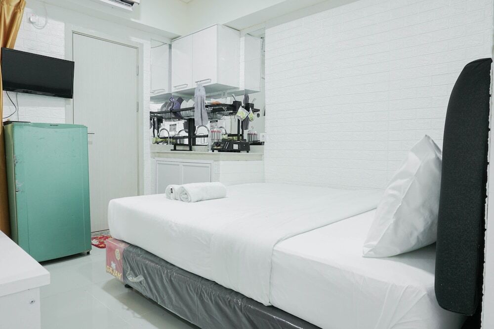 Сибату: Elegant Studio at Meikarta Apartment