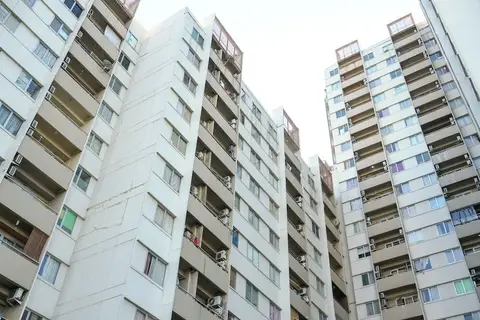Simply Modern Studio Apartment at Centro City Residence — фото 1