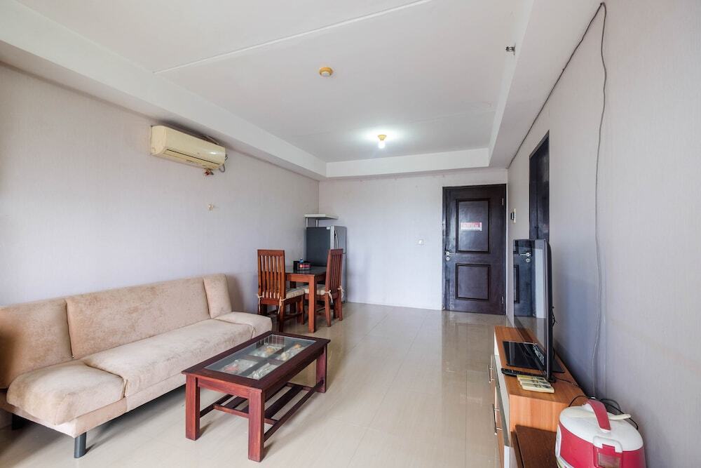 Чикаранг: Homey and Comfort 2BR Metropark Condominium Apartment