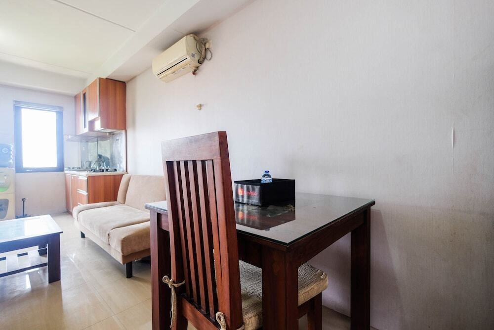 Чикаранг: Homey and Comfort 2BR Metropark Condominium Apartment