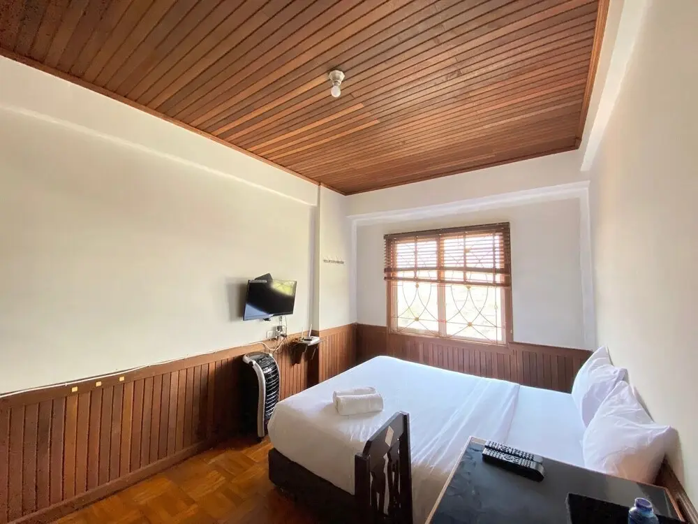 Сумеданг: Cozy & Artistic Studio at Pinewood Jatinangor Apartment