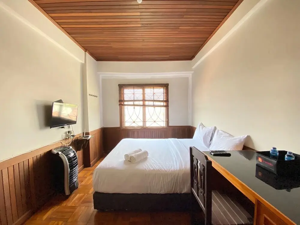 Сумеданг: Cozy & Artistic Studio at Pinewood Jatinangor Apartment