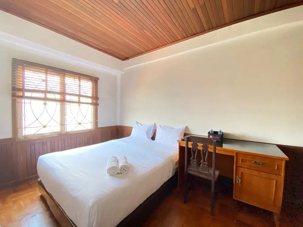 Сумеданг: Cozy & Artistic Studio at Pinewood Jatinangor Apartment