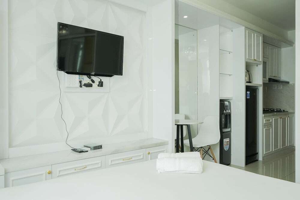Тангеранг: Comfort and Modern Studio at Tree Park Cikokol Apartment