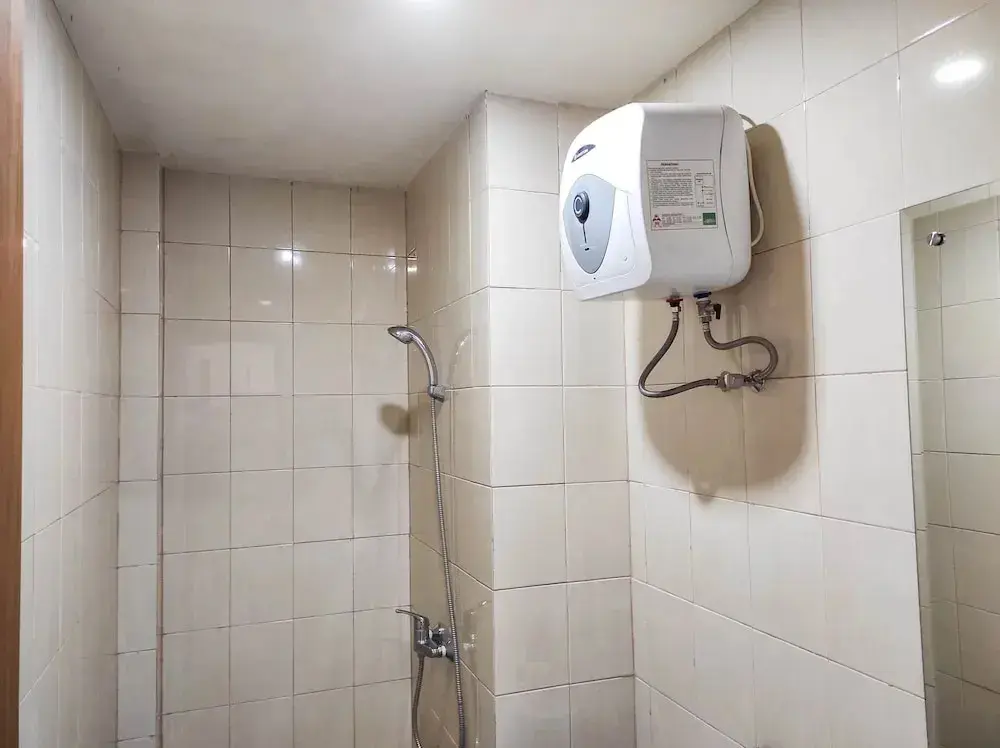 Макассар: Luxurious 1BR at Vida View Makassar Apartment