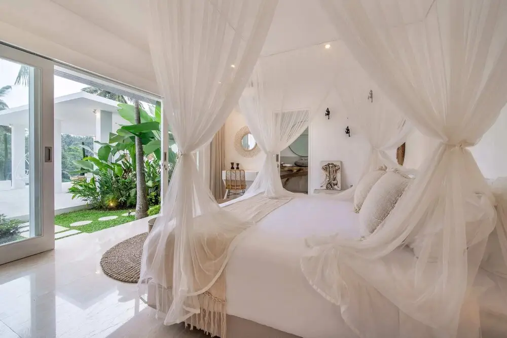 Убуд: Amazing Jungle View Villa, 4 BR, Ubud With Staff