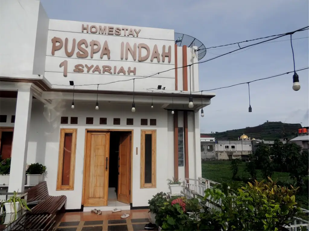 Диэнь Кулон: Puspa Indah Syariah 1