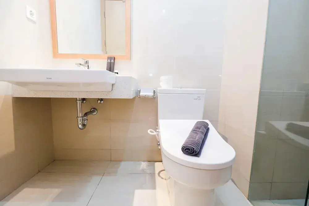Джакарта: New Furnished And Homey Studio At Sedayu City Suites Apartment
