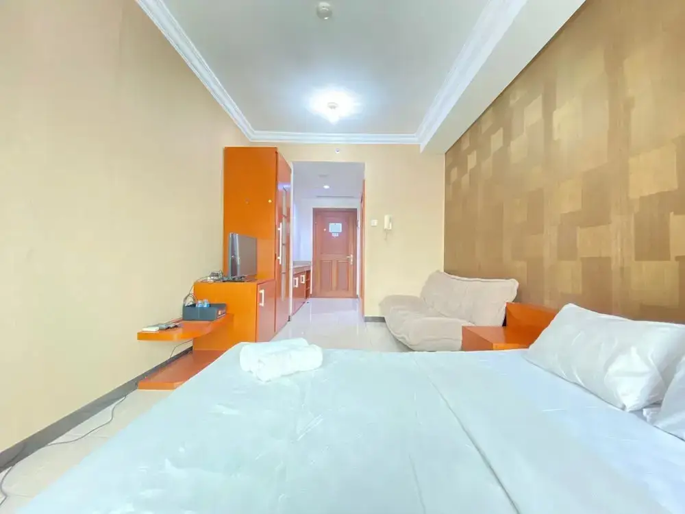 Бандунг: Well Appointed Studio Apartment At Galeri Ciumbuleuit 1