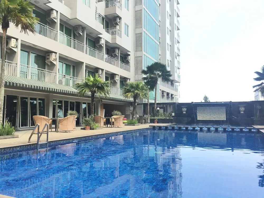 Бандунг: Well Appointed Studio Apartment At Galeri Ciumbuleuit 1