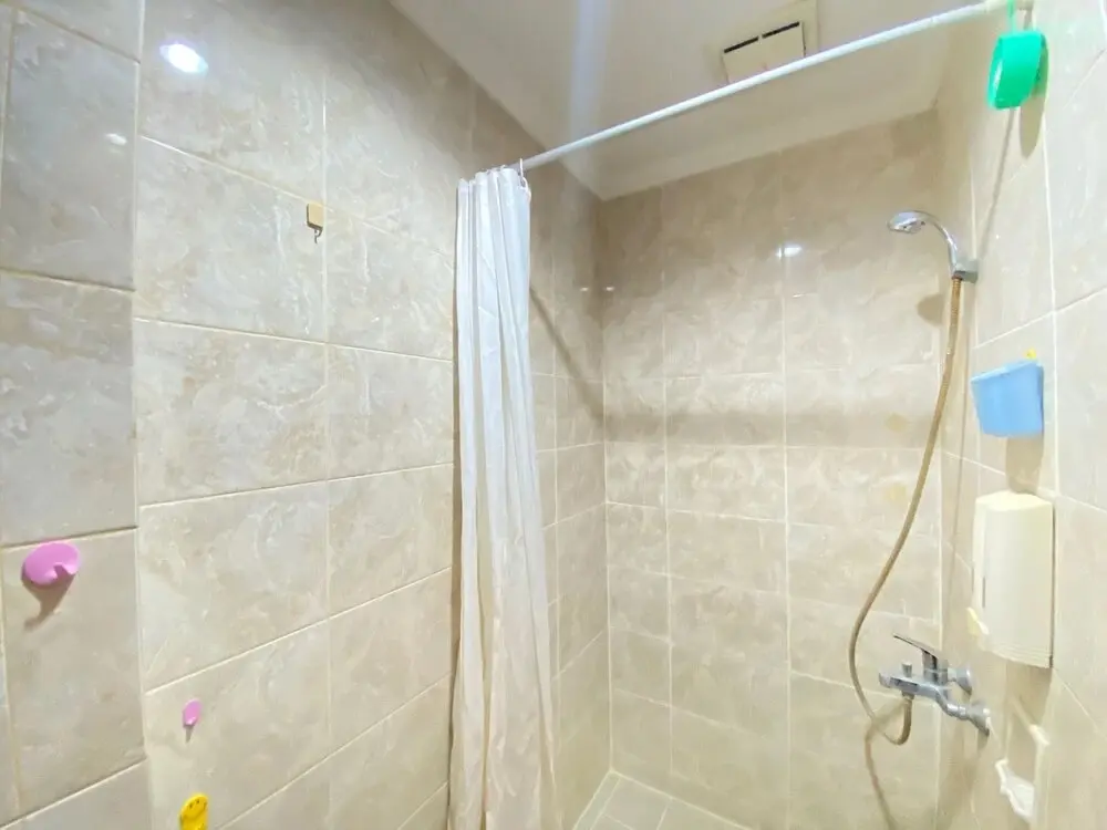 Бандунг: Well Appointed Studio Apartment At Galeri Ciumbuleuit 1