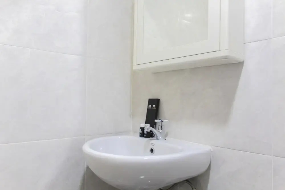 Южный Тангеранг: Comfortable Studio For 1 Pax At Parkland Avenue Apartment Bsd