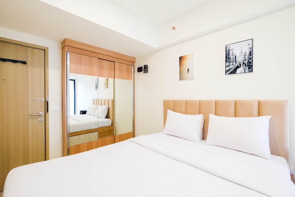 Сибату: Cozy Living And Comfortable Studio Room At Meikarta Apartment