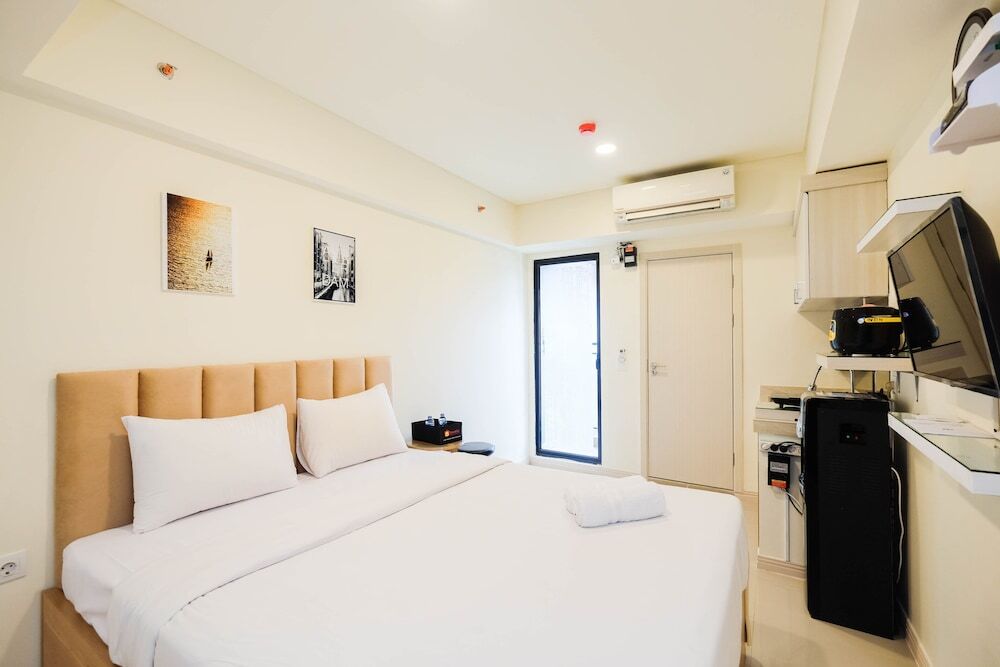 Сибату: Cozy Living And Comfortable Studio Room At Meikarta Apartment
