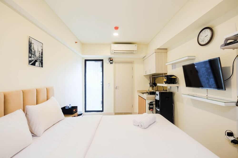 Сибату: Cozy Living And Comfortable Studio Room At Meikarta Apartment
