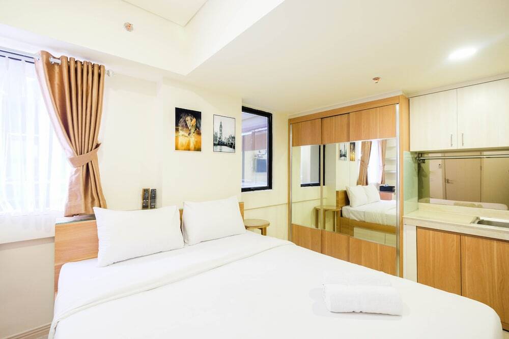 Сибату: Comfy And Homey Studio Room At Meikarta Apartment