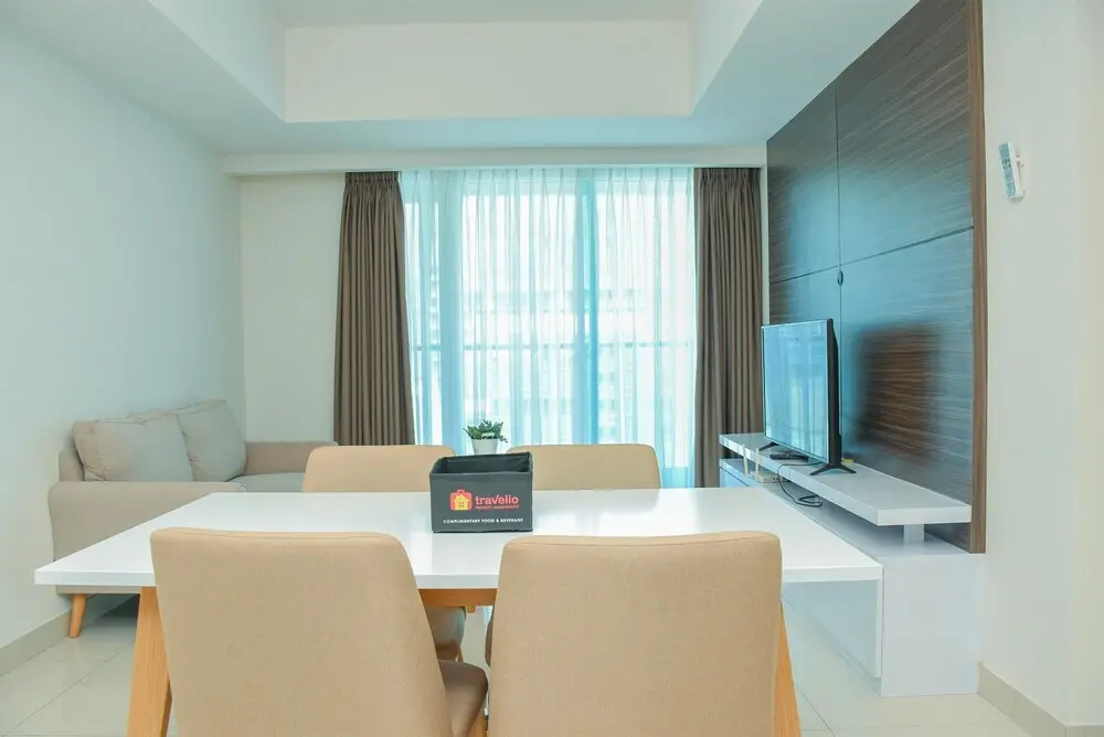 Джакарта: Modern And Comfortable 2Br At The Kensington Royal Suites Apartment