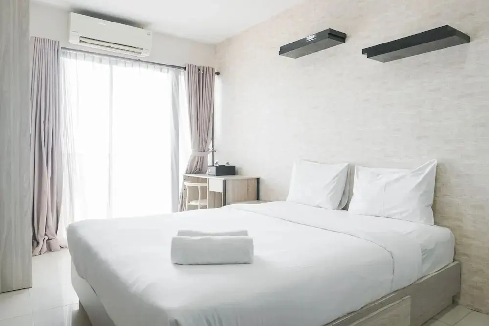 Джакарта: Homey And Relax Studio Apartment At Cervino Village Residence