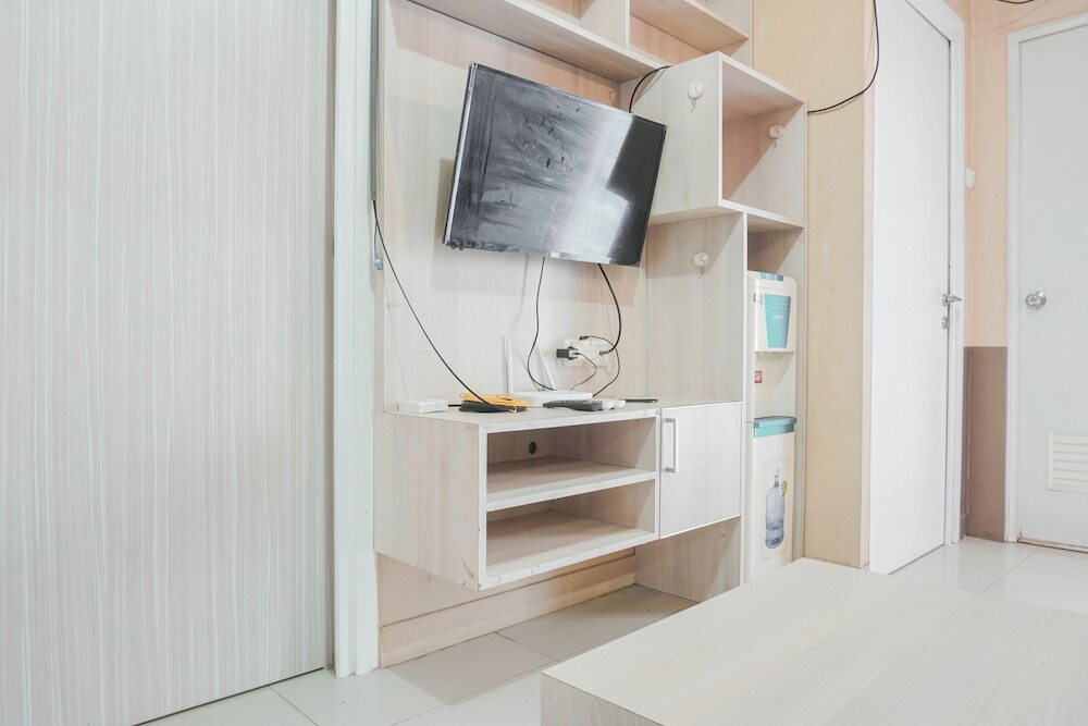 Джакарта: Simple And Cozy Living 2Br At Green Pramuka City Apartment