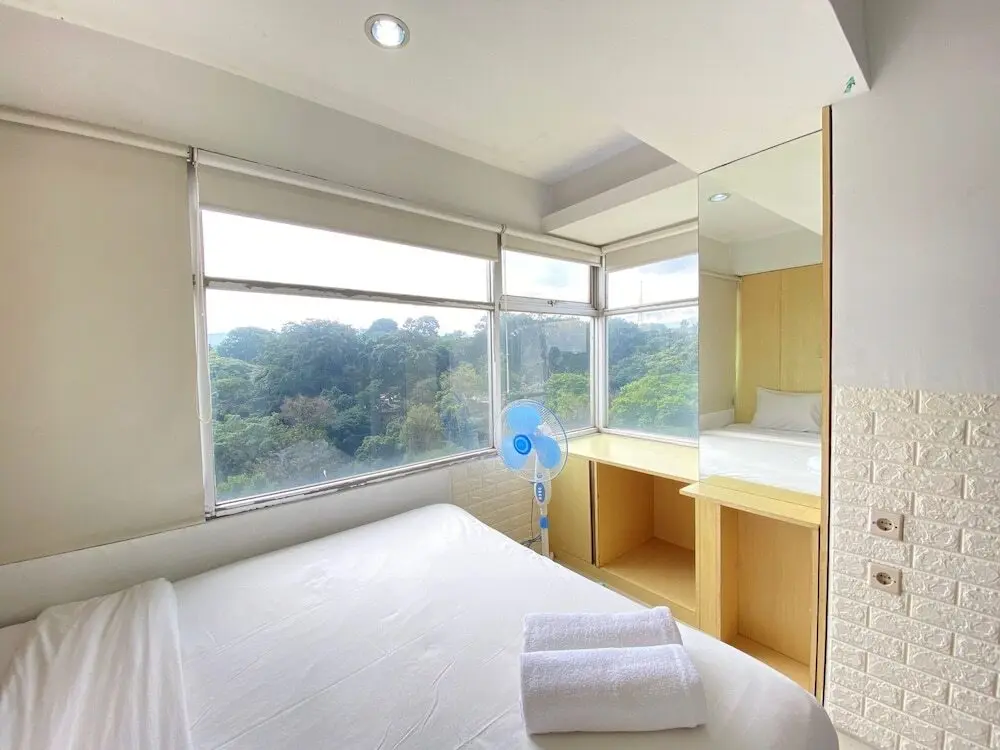 Бандунг: Comfortable 2Br Apartment Ac In Living Room At The Jarrdin Cihampelas