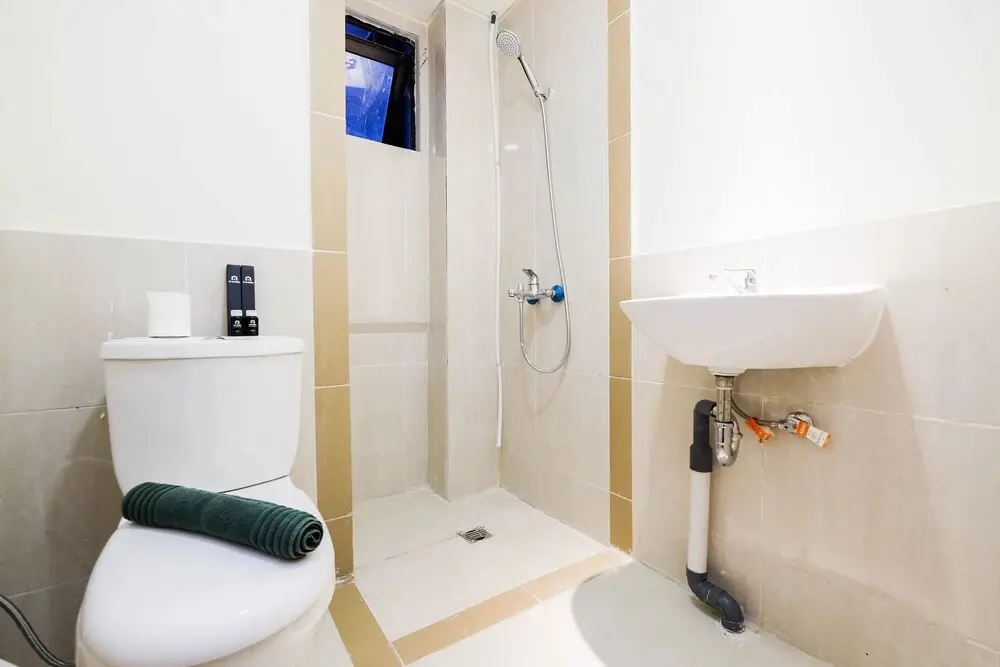Сибату: Homey And Cozy Living 1Br + Working Room At Meikarta Apartment