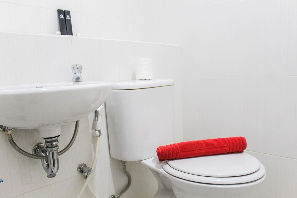 Джакарта: Cozy Living Studio At Westpoint Apartment