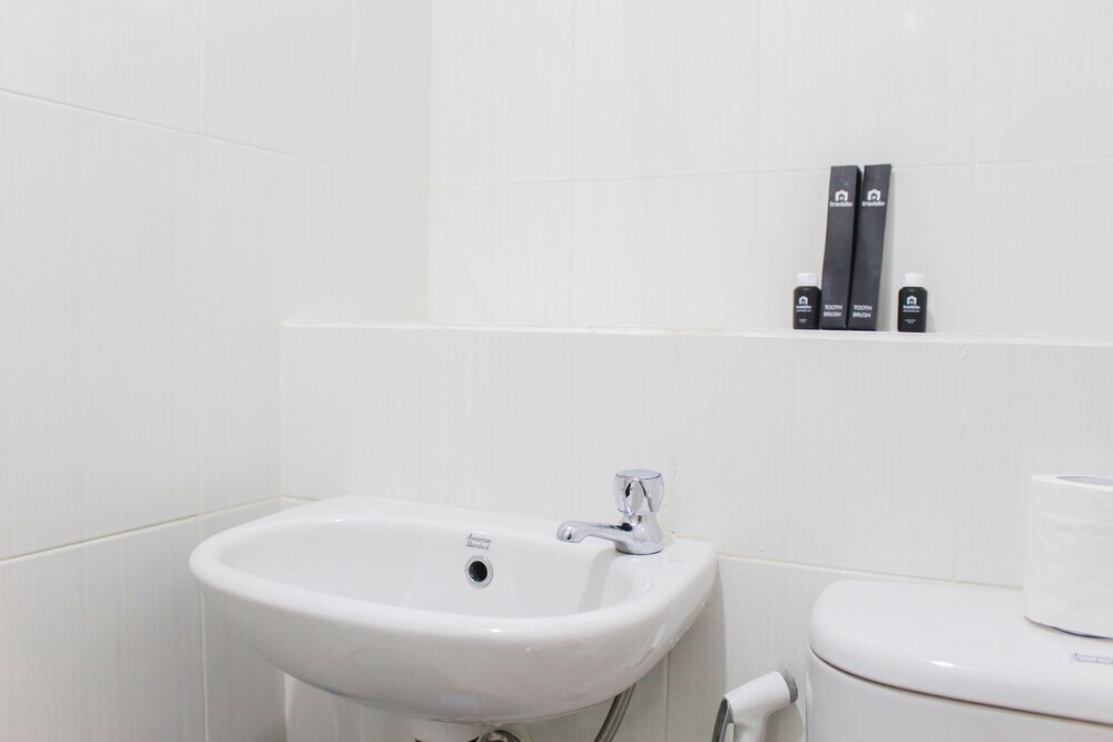 Джакарта: Cozy Living Studio At Westpoint Apartment