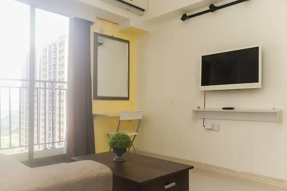 Сибату: Comfort 2Br At Meikarta Apartment