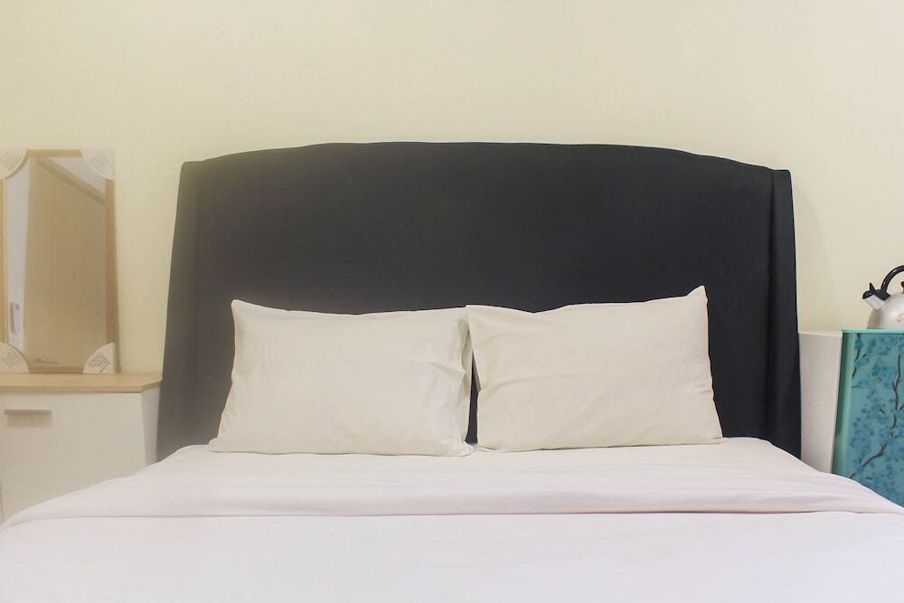 Сибату: Comfort 1Br At Meikarta Apartment