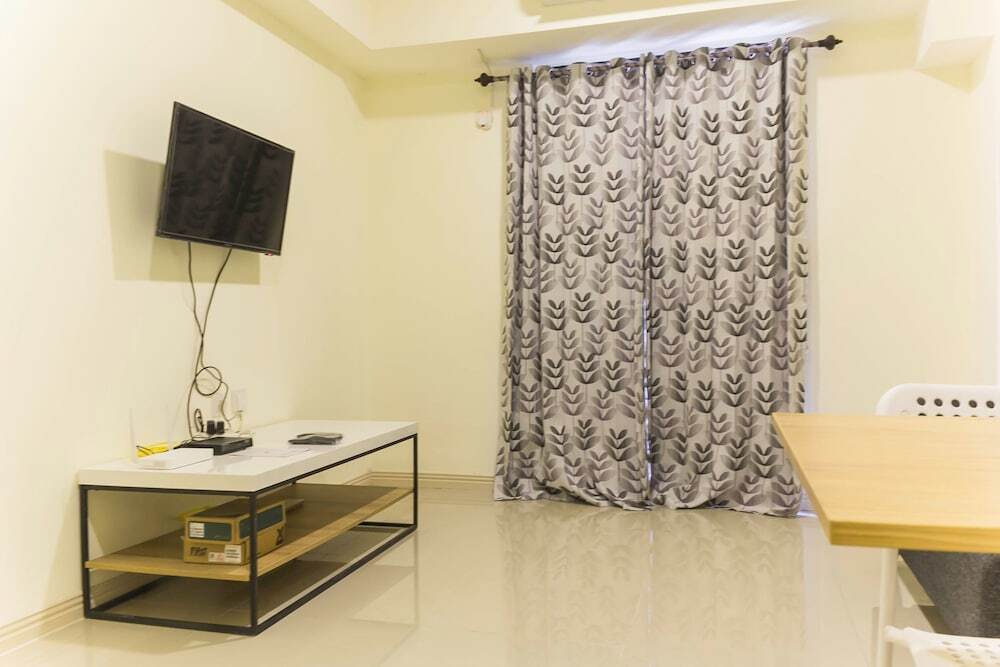Сибату: Comfortable 2Br Apartment At Meikarta