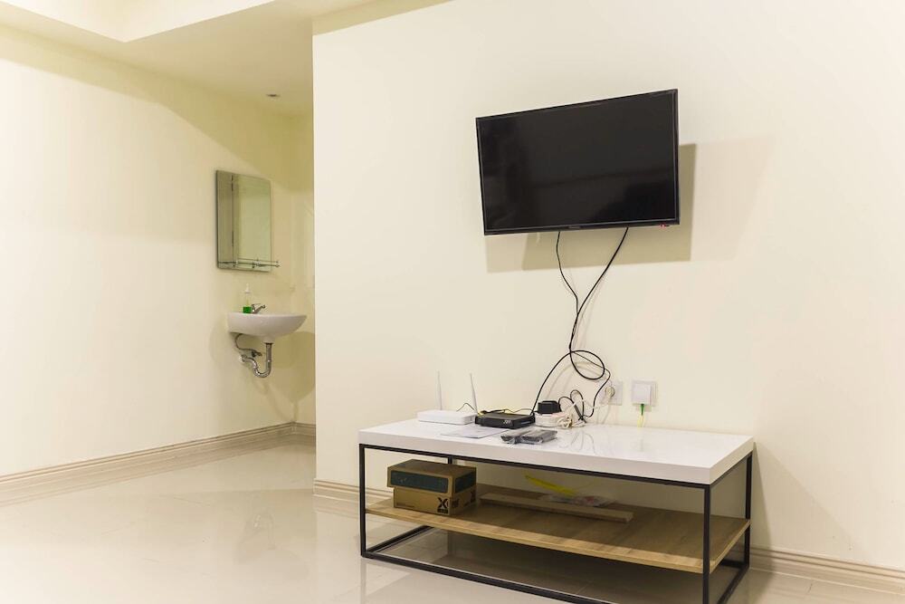 Сибату: Comfortable 2Br Apartment At Meikarta