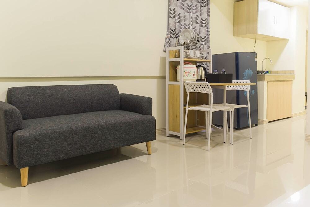 Сибату: Comfortable 2Br Apartment At Meikarta