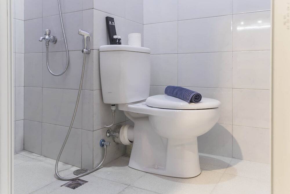 Джакарта: Homey And Comfy Studio Apartment At Sentra Timur Residence
