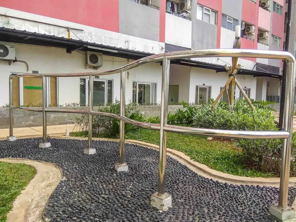 Джакарта: Homey And Comfy Studio Apartment At Sentra Timur Residence