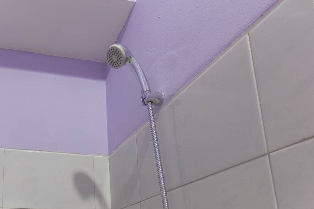 Джакарта: Homey And Comfy Studio Apartment At Sentra Timur Residence
