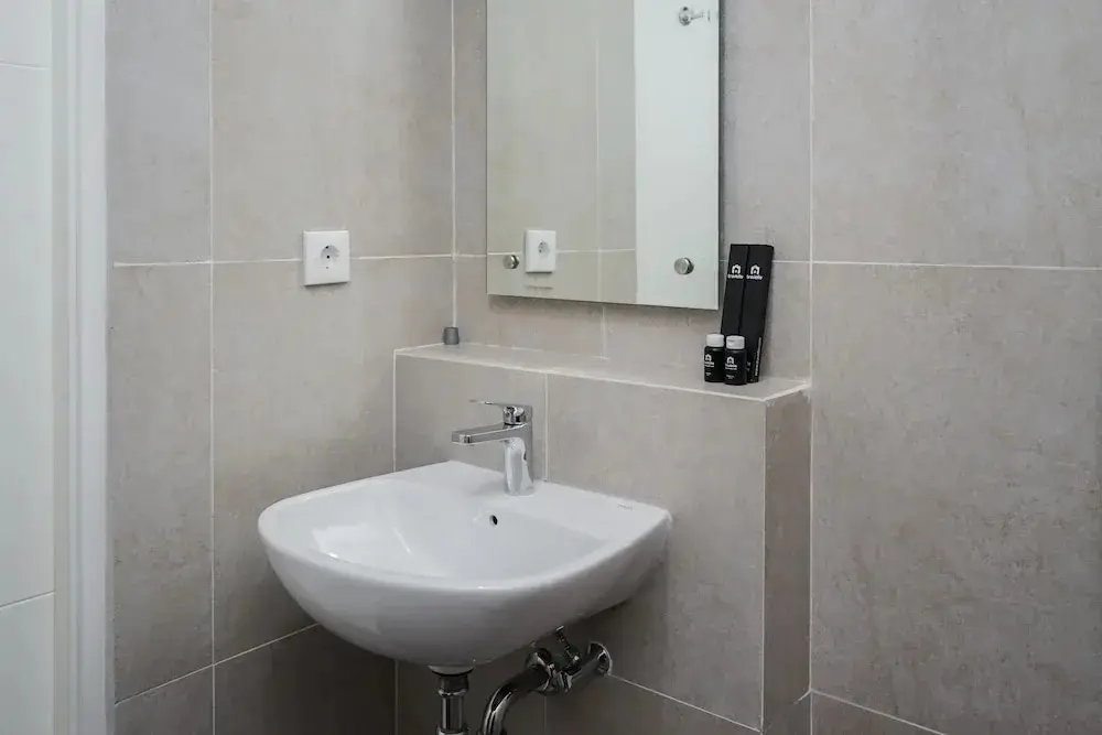 Южный Тангеранг: Cozy 1BR at The Ayoma Apartment